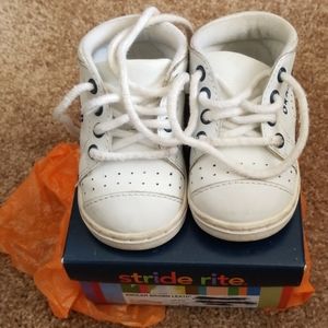 Boys Oshkosh Toddler Walking Shoes- Size 3-#918210
